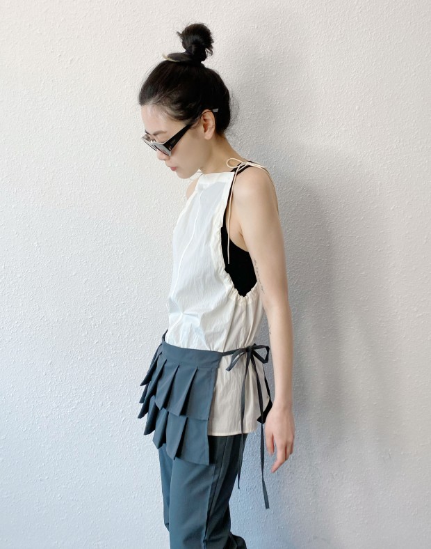 White Flat Collar Vest #250402